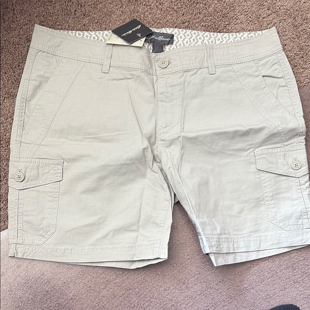 Eddie Bauer Tan Bermudas Relaxed Fit